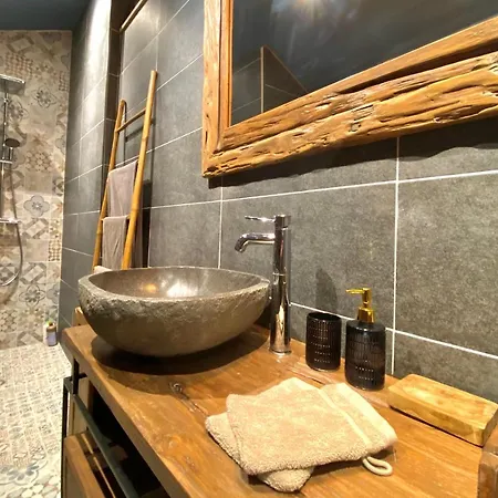 La Maison De Manolie Bed & Breakfast 4*