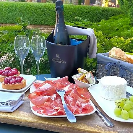 La Maison De Manolie Bed & Breakfast